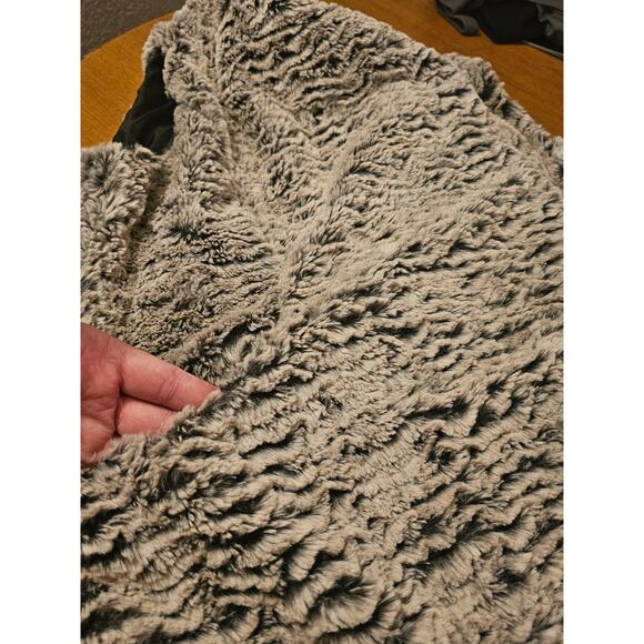 NEW Jolt Faux Fur Vest Womens w Pockets Winter Fluffy Soft Sweater LARGE(595) - Picture 6 of 8